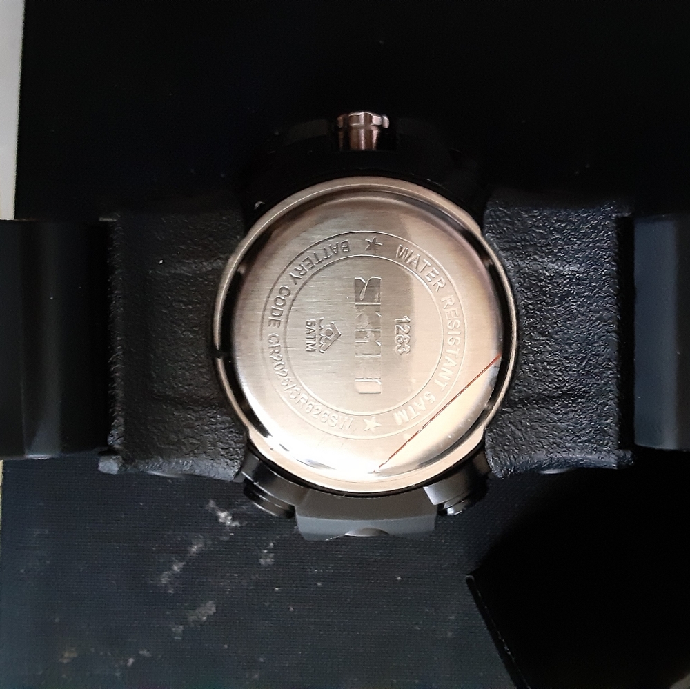 Watch - Picture 3 of 3